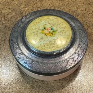 Tin Powder Container